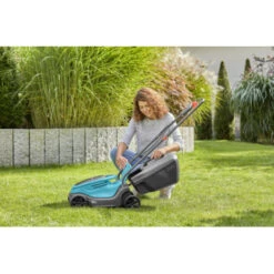 Gardena 18V Grasmaaier Powermax P4A 30cm Incl. 4.0Ah Accu + Lader -Tuingereedschap 123 352