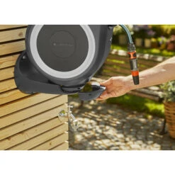 Gardena Wandslangenbox Roll Up 15 Grijs/wit Meter Incl. Tuinspuit -Tuingereedschap 123 740